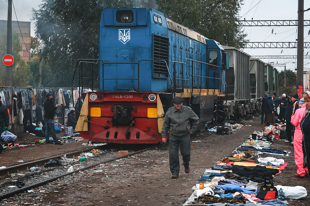 рыбаки на озере
